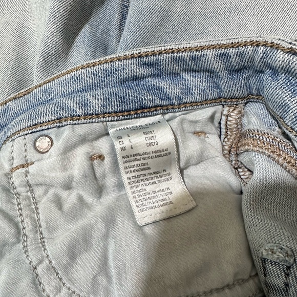 American Eagle Outfitters Curvy Mom Jeans - Picture 4 of 5